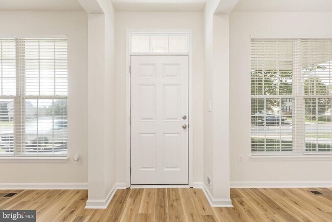Building Photo - 6039 Hot Spring Ln