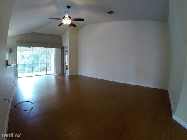Building Photo - 2 br, 2 bath Condo - 4540 SW 52nd Cir #102