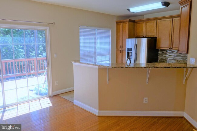 Building Photo - 2076 Capstone Cir
