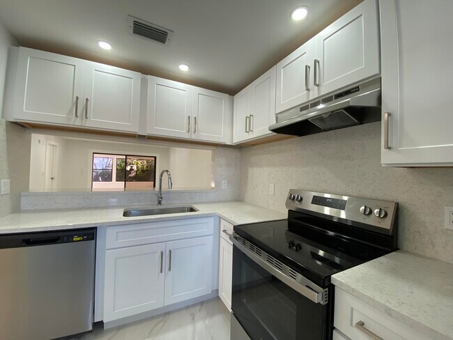 Foto del edificio - 267 NW 36th Ave