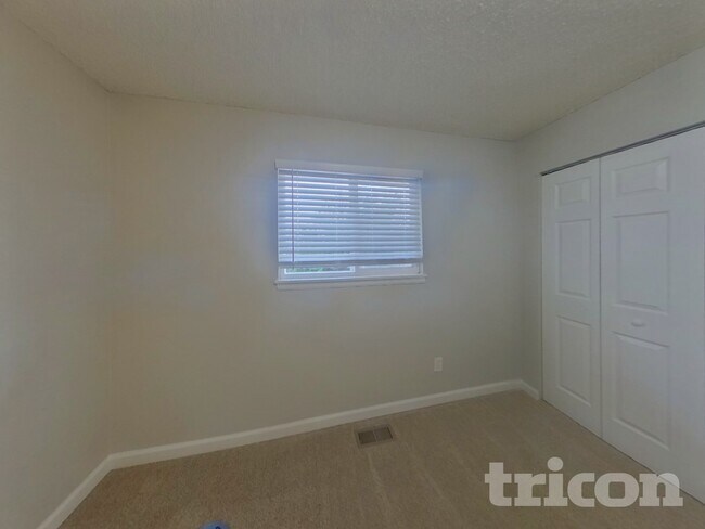 Foto del edificio - 2640 Cather Ave