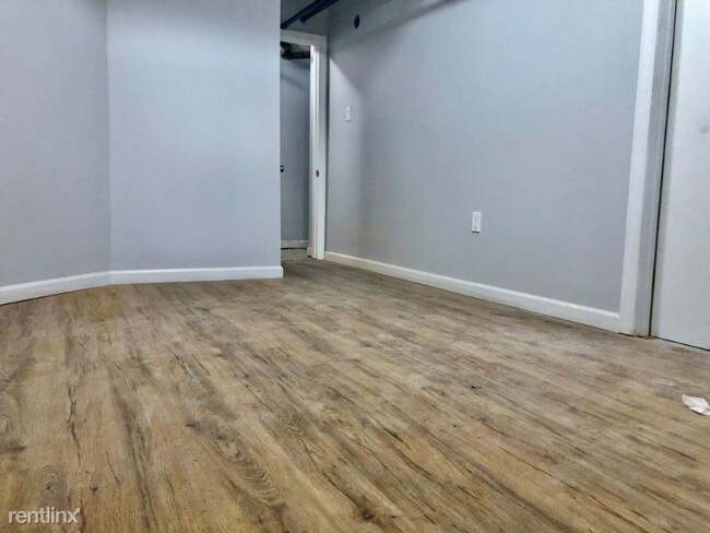 Building Photo - 3 br, 1 bath Apartment - 104 Belmont Ave
