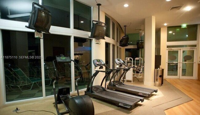 Foto del edificio - 17375 Collins Ave