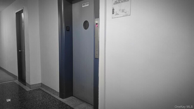 Foto del edificio - 35-20 Leverich St