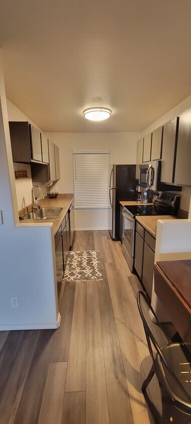 Kitchen - 1100 Goeglein Gulch Rd