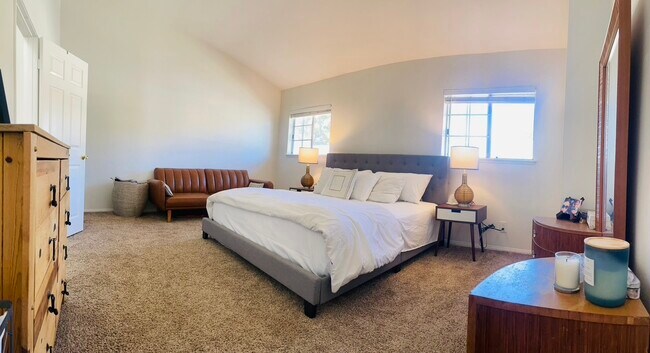 Foto del edificio - 223 Hill Ranch Dr