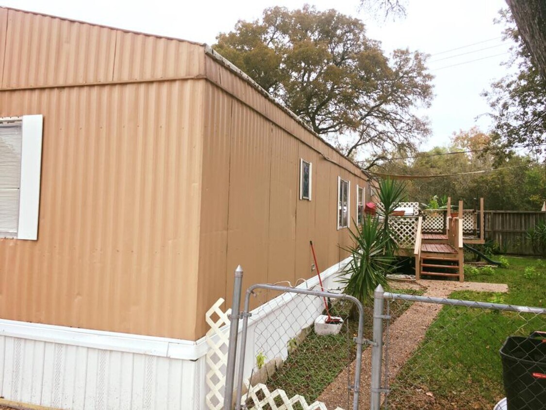 Building Photo - 110 Bluebill Bay N
