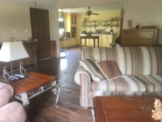 Open floor plan - 25001 Juban Rd