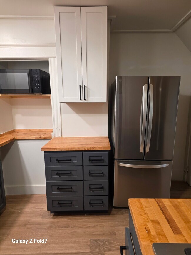 Foto del edificio - 5209 Warren Ave