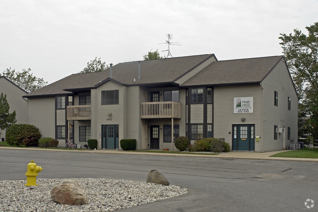 Building Photo - Pineview Apartments