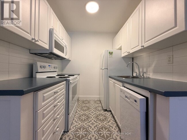 Building Photo - 28 Upper Canada Dr