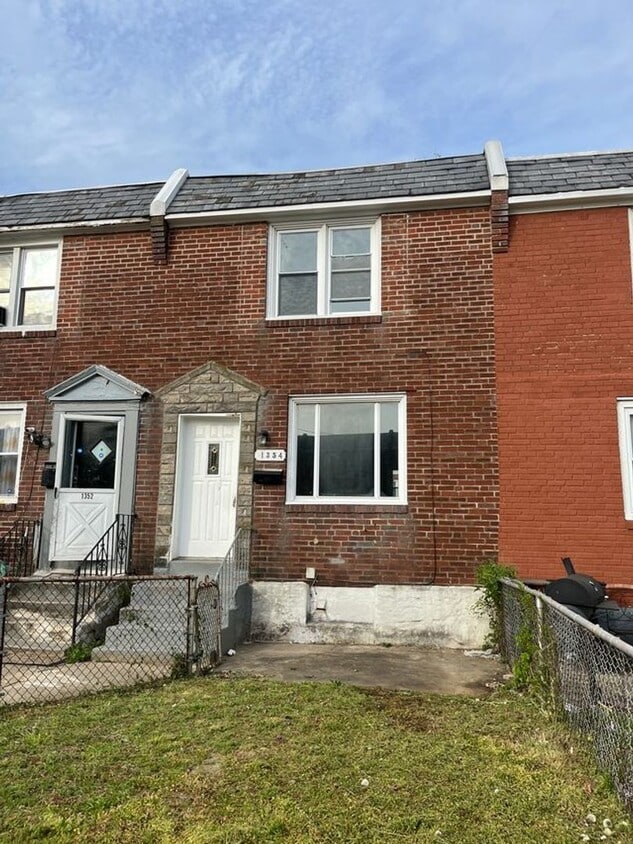 Primary Photo - Spacious 3 Bedroom 1 Bath in Darby