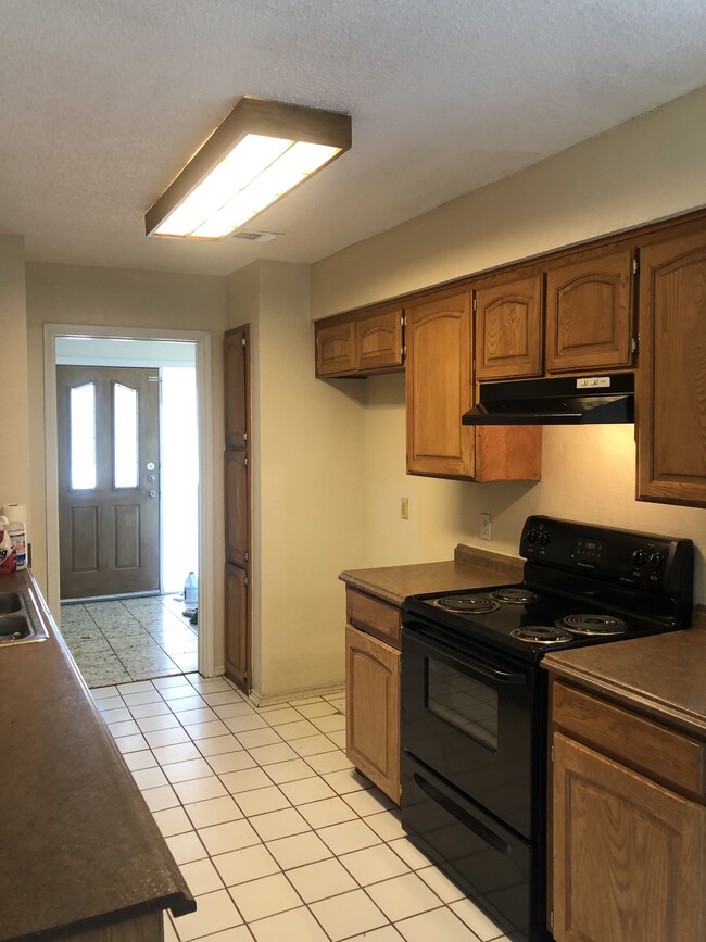 Building Photo - 7528 Clover Ln
