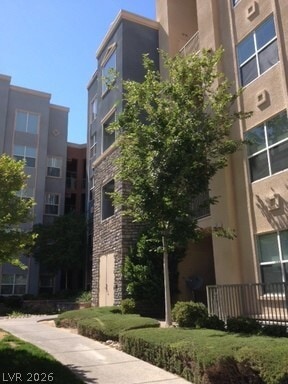 Building Photo - 38 E Serene Ave