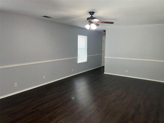 Foto del edificio - 16301 Hamilton Point Cir