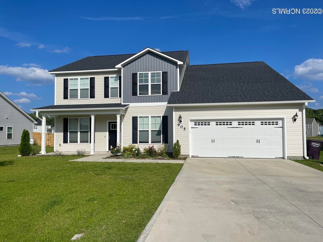 905 Courthouse Xing, Jacksonville, NC 28546 House Rental in