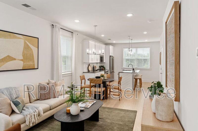 Photo - 722 N Dupont Avenue