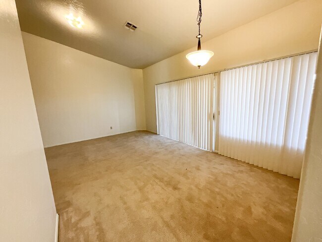 Building Photo - 3203 W Thude Dr