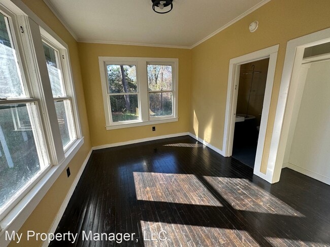 Building Photo - 2 br, 1 bath House - 270 Vine Street