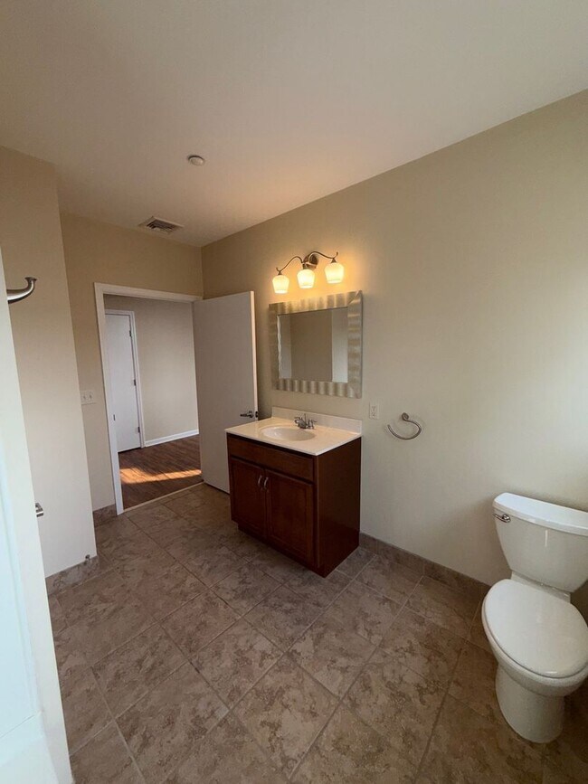 Foto del edificio - Bright & Spacious 2BR Apartment in Trendy Downtown Bethlehem, PA