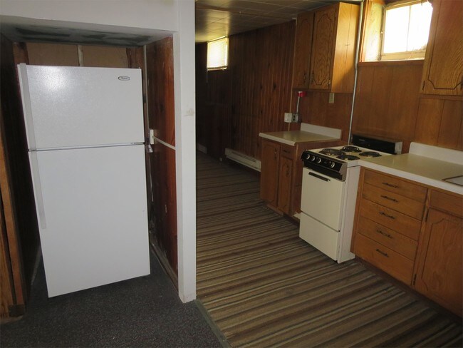 Building Photo - 800 Bluemont B - 1