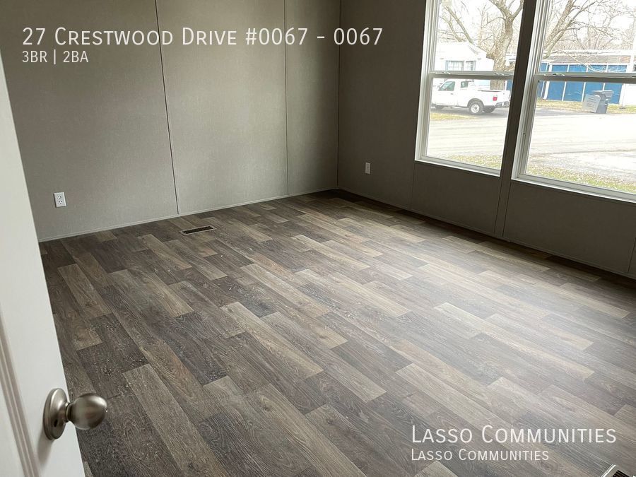 Foto del edificio - 27 Crestwood Dr