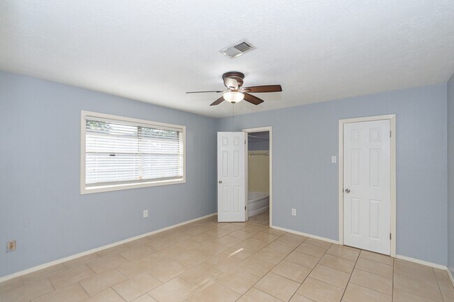 Foto del edificio - 4210 Cork Ln