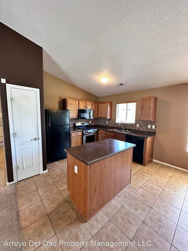 Building Photo - 4 br, 2 bath House - 931 Purple Aster Aven...