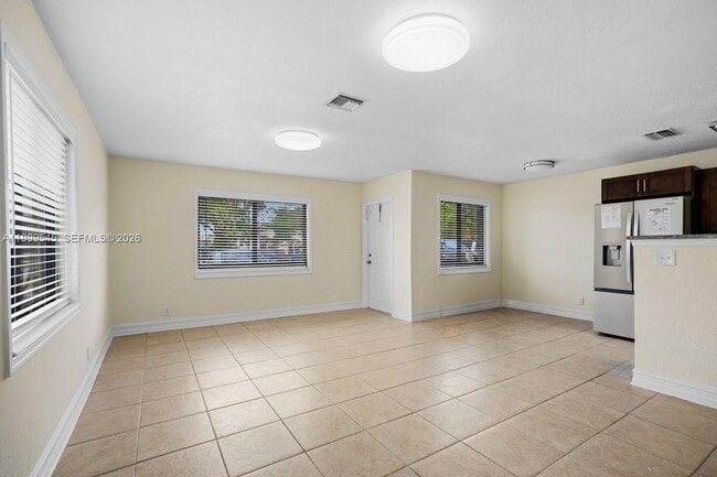 Building Photo - 7604 SW 10th Ct