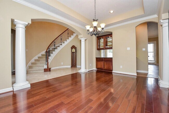 Foto del edificio - 10015 Nicollet Lake Ln