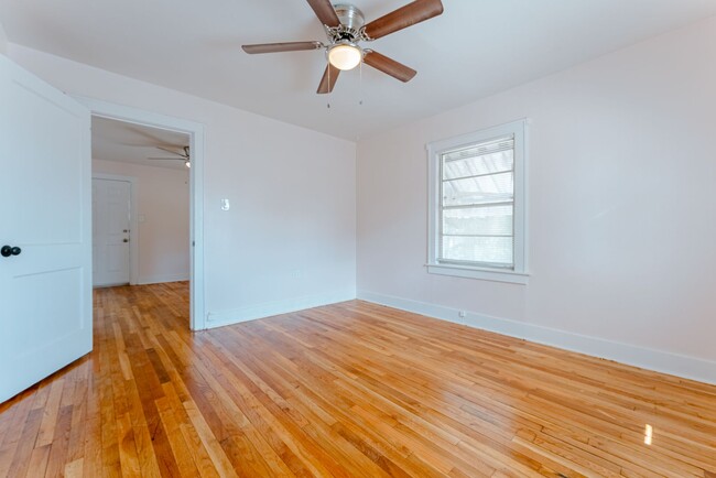 Foto del edificio - Beautifully renovated 1 plus bedroom