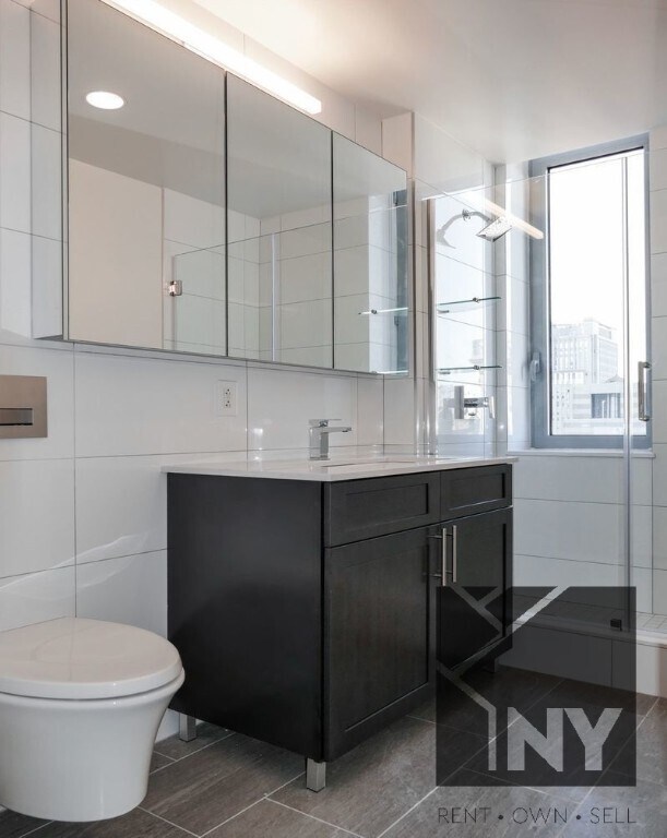 Building Photo - Spectacular City Views - - Open Concept - ...