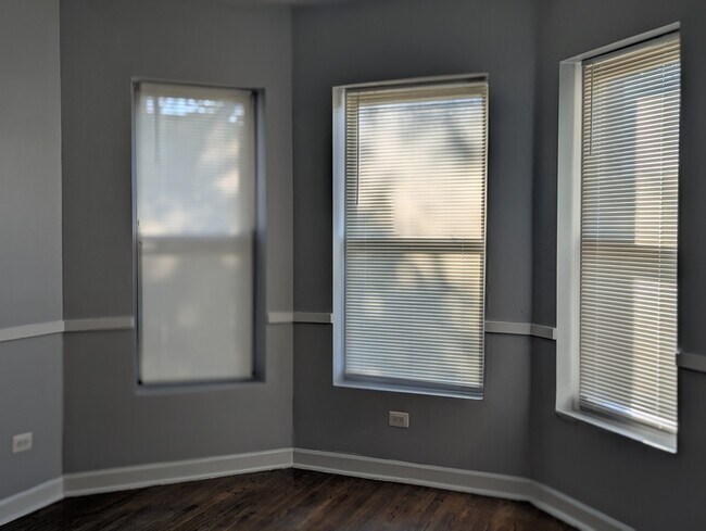 Foto del edificio - 6401 S St Lawrence Ave