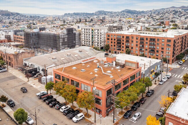 Aerial Photo - 600-614 York St