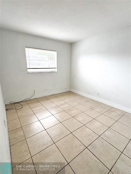 Foto del edificio - 101 NE 41st St