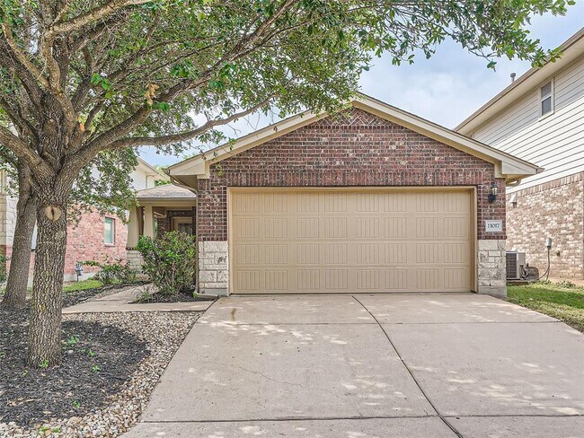 Foto del edificio - 11017 Short Springs Dr