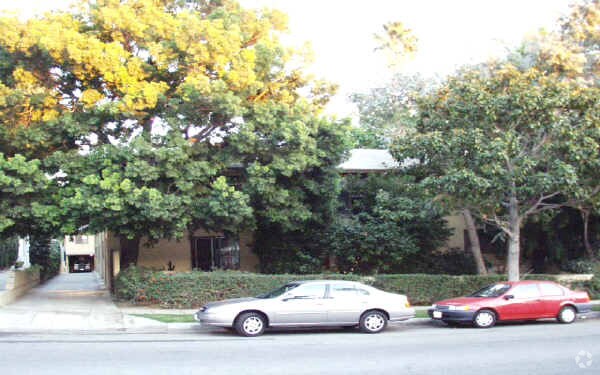 Primary Photo - 1360 N Laurel Ave