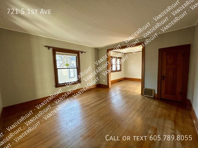 Foto del edificio - Gorgeous 2 Bedroom Blocks from Downtown Si...