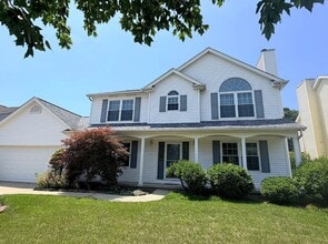 Building Photo - 611 Buttercup Dr