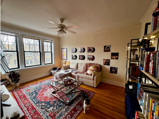 Building Photo - 1953 W Winnemac Ave