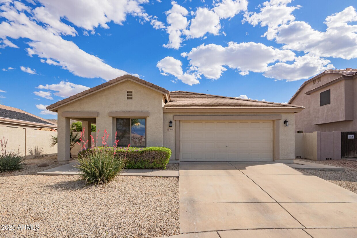 Primary Photo - 1609 E Beautiful Ln