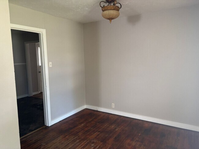 Foto del edificio - 3/1.5 in Quiet Neighborhood Near Fairview ...