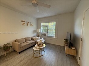 Building Photo - 842 Meridian Ave