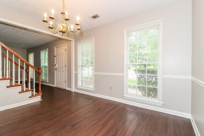Building Photo - 2885 Summit View Ct