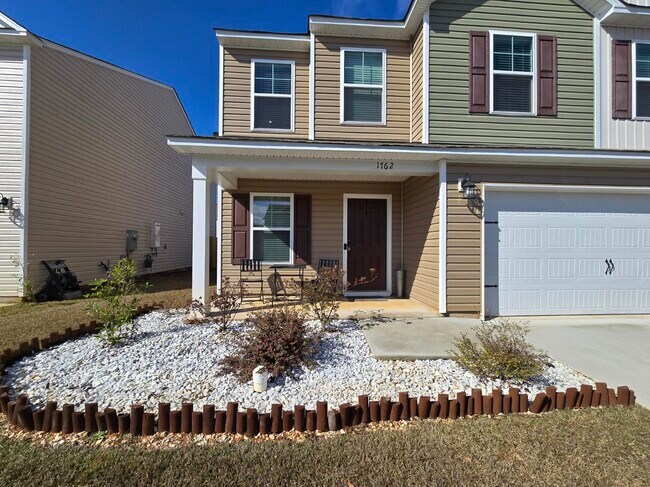 Foto del edificio - 1762 Camazay Dr