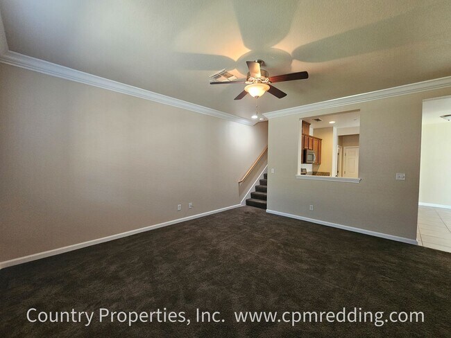 Foto del edificio - Spacious 5 Bedroom in the Heart of Redding!