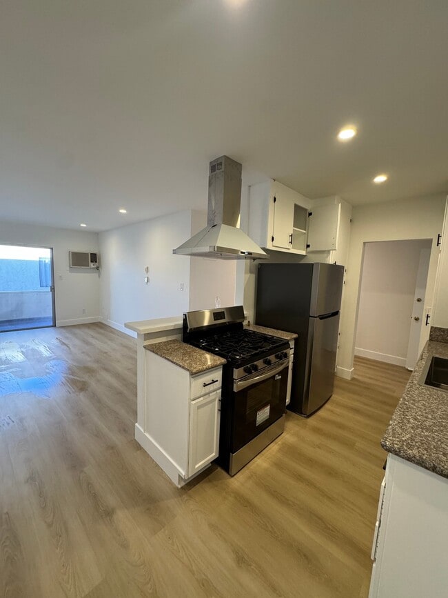 Building Photo - 5511 Corteen Pl