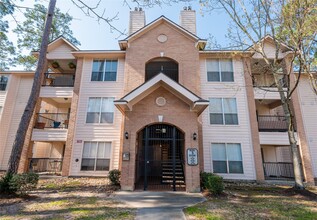 Building Photo - 8051 Bay Branch Dr