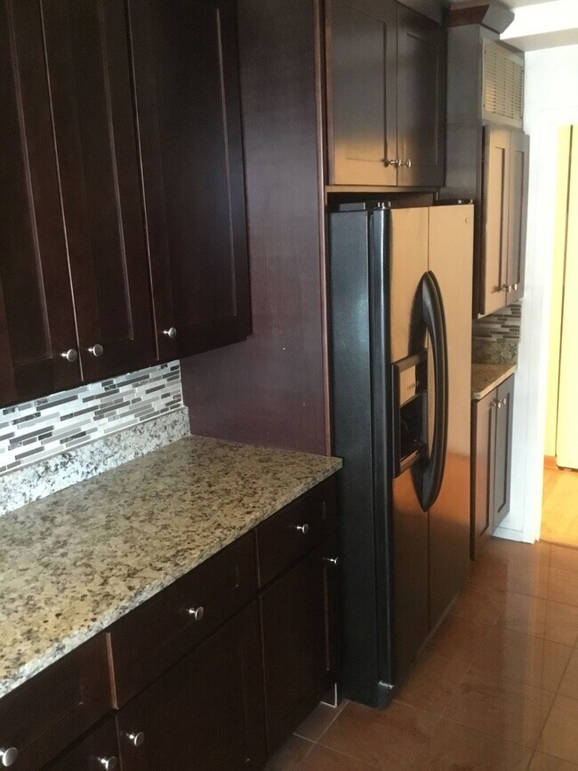Foto del edificio - 4170 N Marine Dr