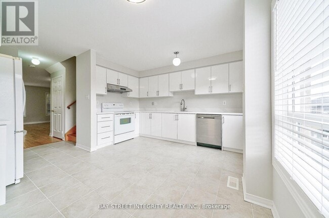 Building Photo - 75 Selkirk Dr